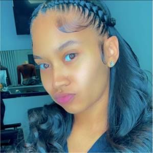 Meet your Posher, Ayri